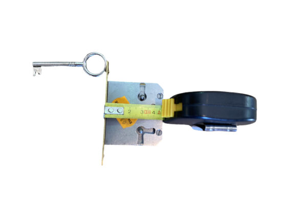 Serrure de meuble à encastrer de 30mm avec manchon en laiton