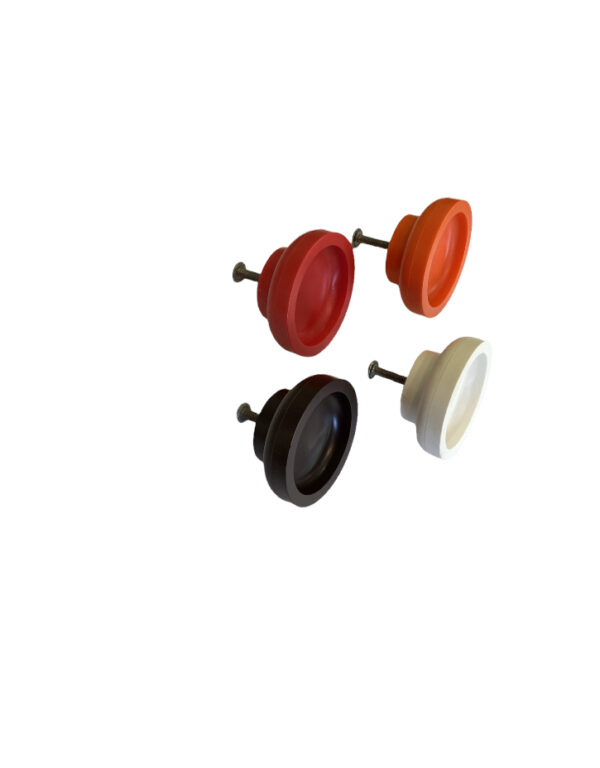 Bouton de meuble vintage en plastique blanc, brun foncé, orange et rouge. Ancien et jamais utilisé