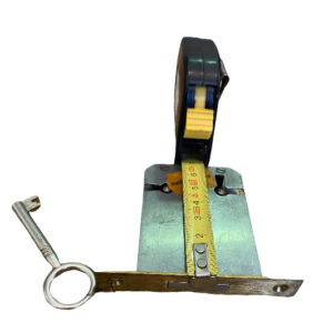 Serrure de meuble à encastrer de 50mm avec manchon en laiton